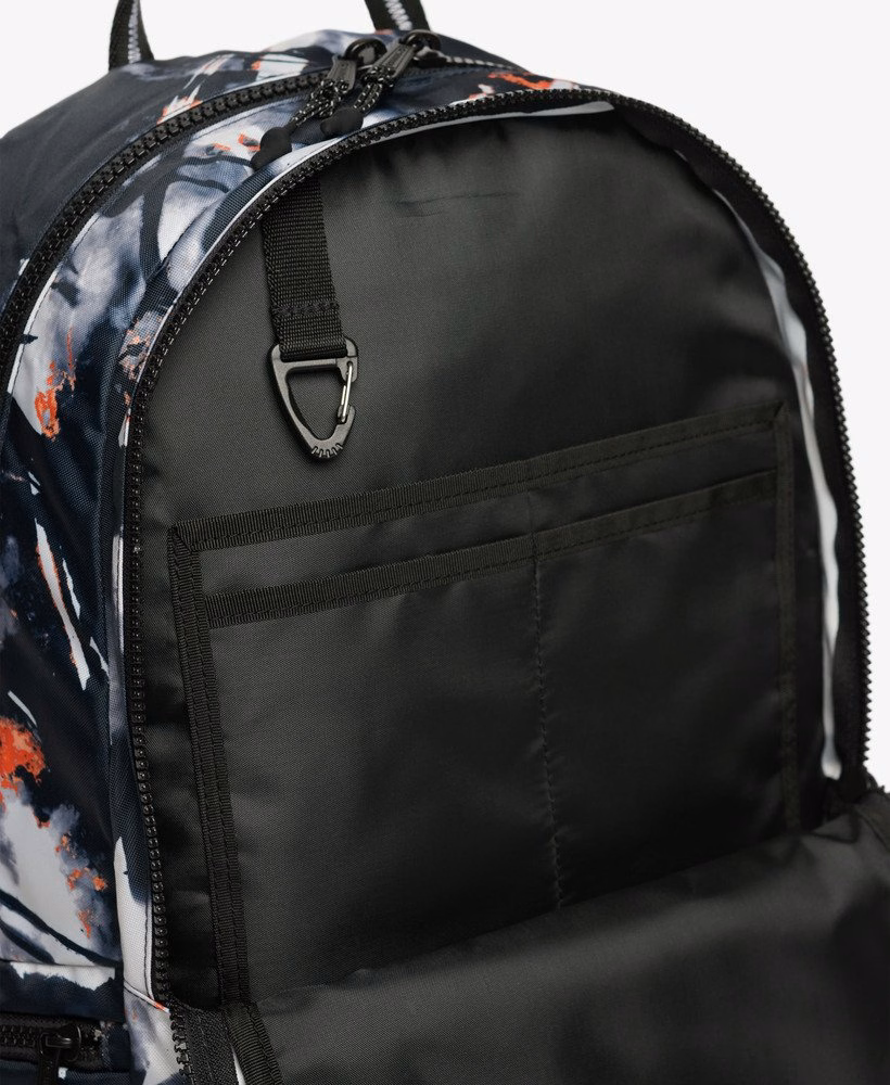 アウトドア用28Lバックパック