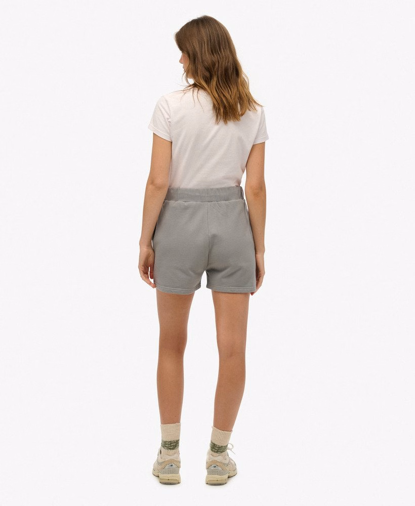 無地のショートパンツ