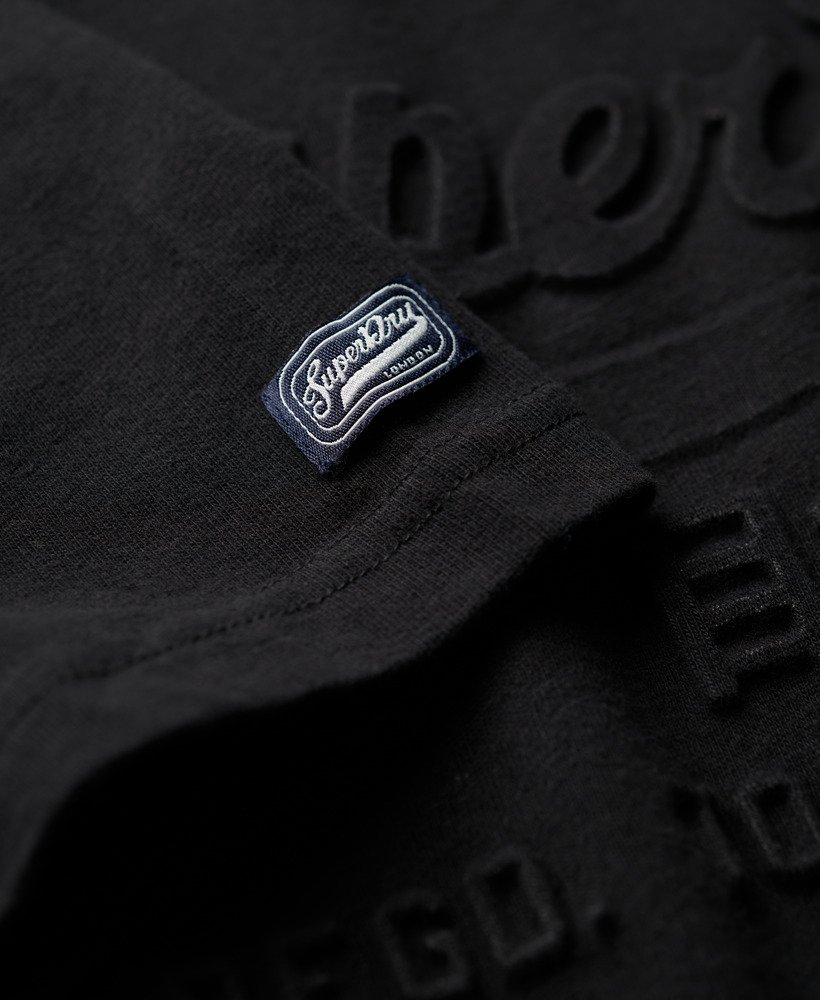エンボス加工のヴィンテージロゴtシャツ(ジェットブラック)