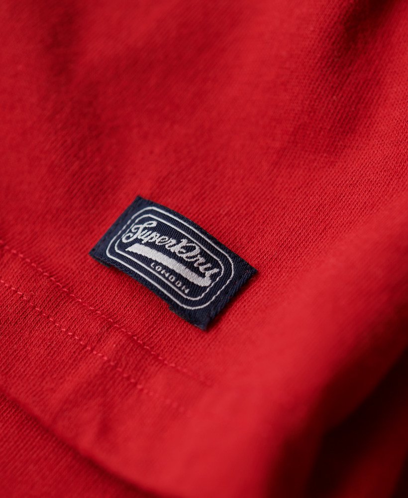 エンボス加工のヴィンテージロゴtシャツ(エクスペディションレッド)
