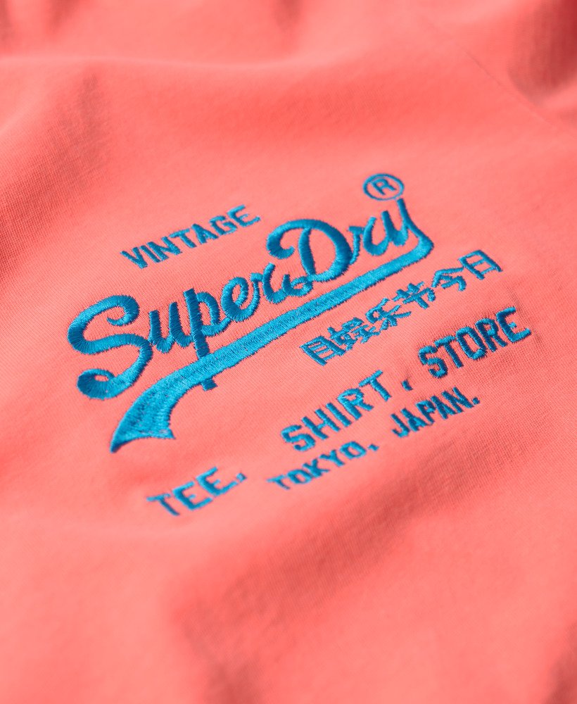 ネオンレッドのネオンヴィンテージロゴtシャツ