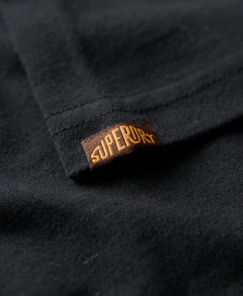 ネロブラックマールのフロックフェードグラフィックtシャツ