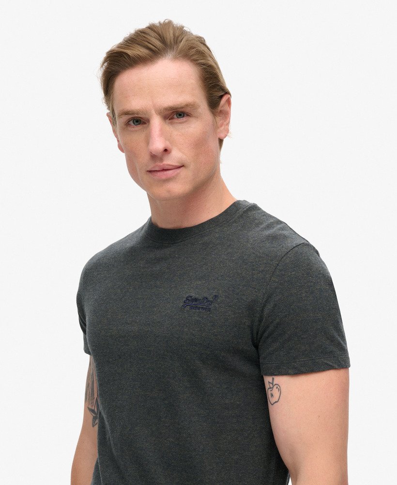オーガニックコットン エッセンシャル ロゴ tシャツ(エクリプス ネイビーオリーブ フィーダー)