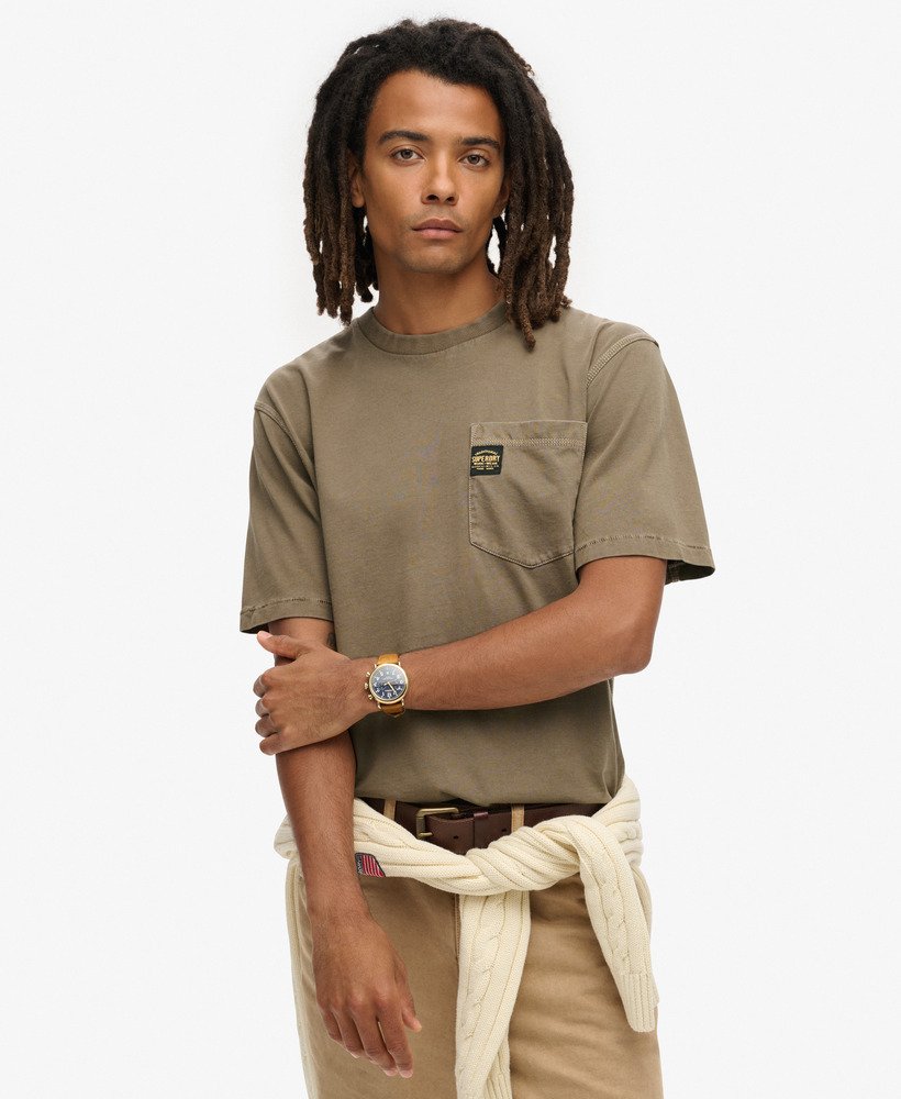 ウォッシュドモレルブラウンのコントラストステッチポケットtシャツ