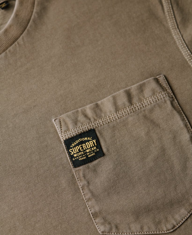 ウォッシュドモレルブラウンのコントラストステッチポケットtシャツ