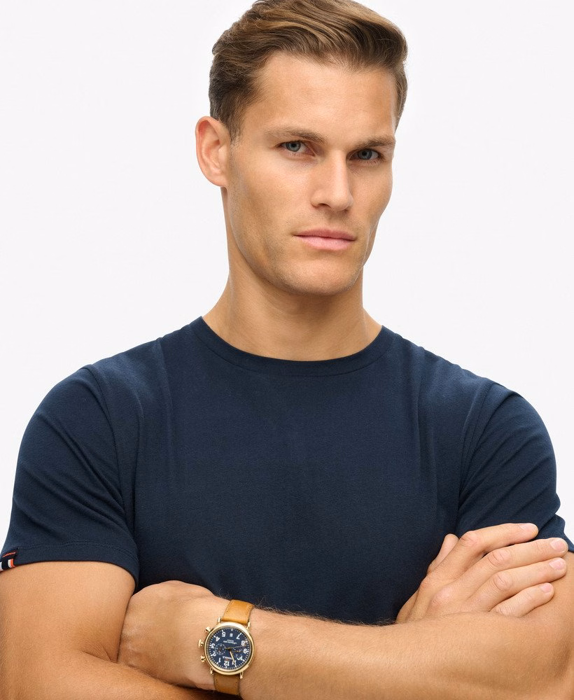 定番のエッセンシャルTシャツ