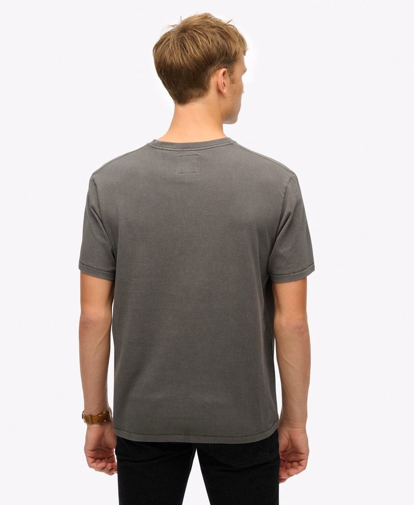 ヴィンテージアスレチックエッセンシャルグラフィックTシャツ