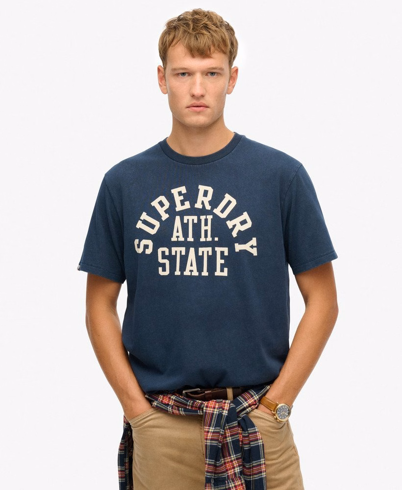 ヴィンテージアスレチックエッセンシャルグラフィックTシャツ