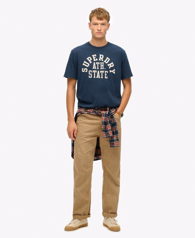 ヴィンテージアスレチックエッセンシャルグラフィックTシャツ