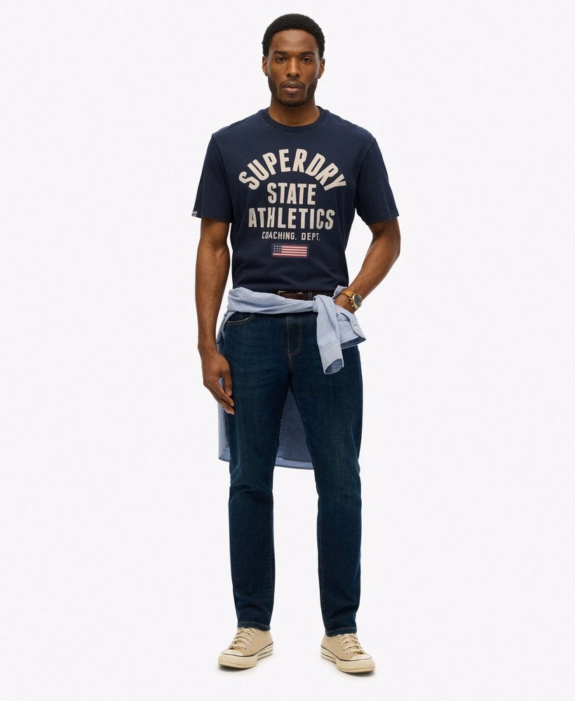 ヴィンテージアスレチックエッセンシャルグラフィックTシャツ