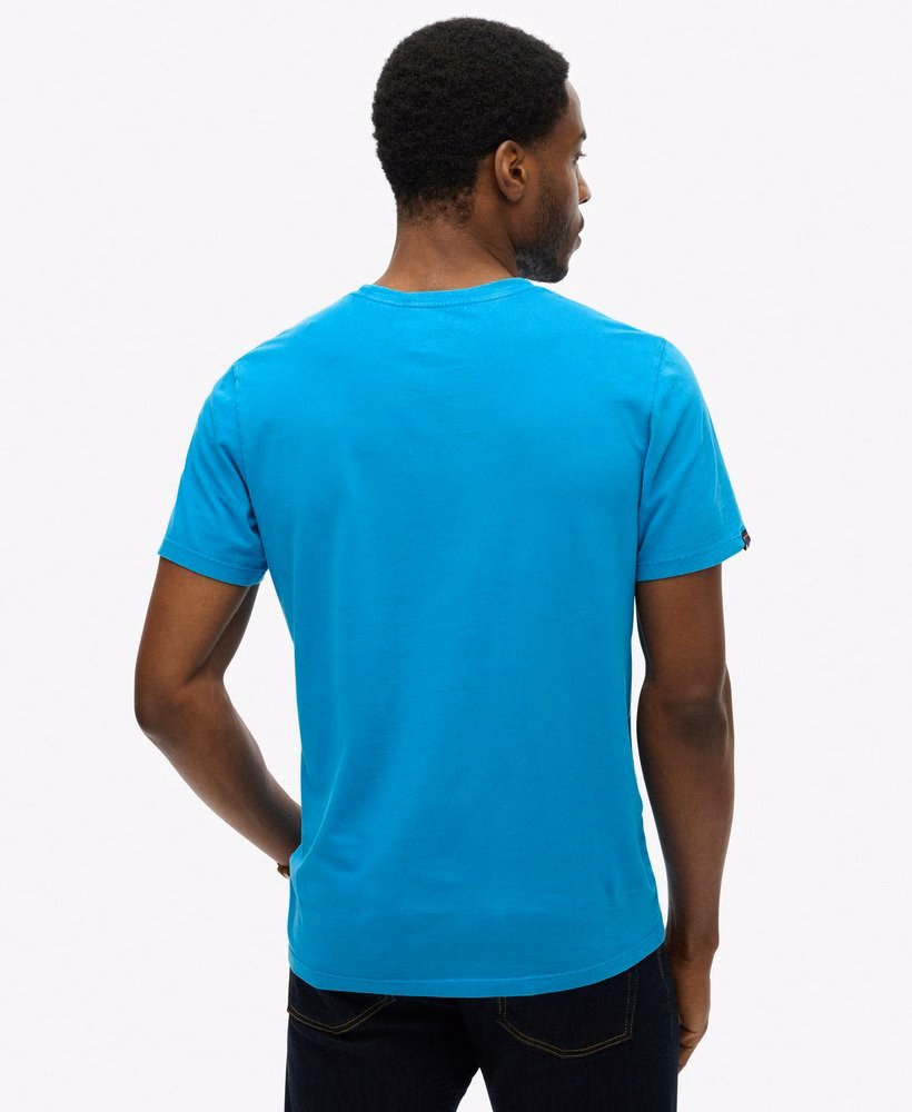定番のエッセンシャルTシャツ