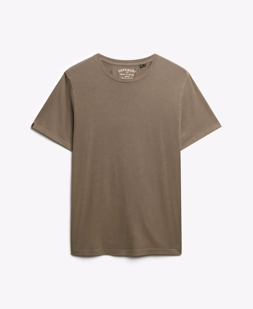 定番のエッセンシャルTシャツ