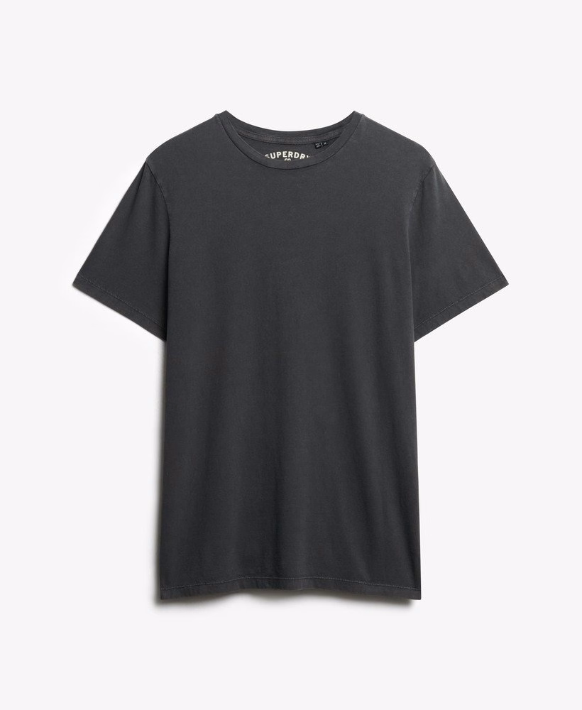 定番のエッセンシャルTシャツ