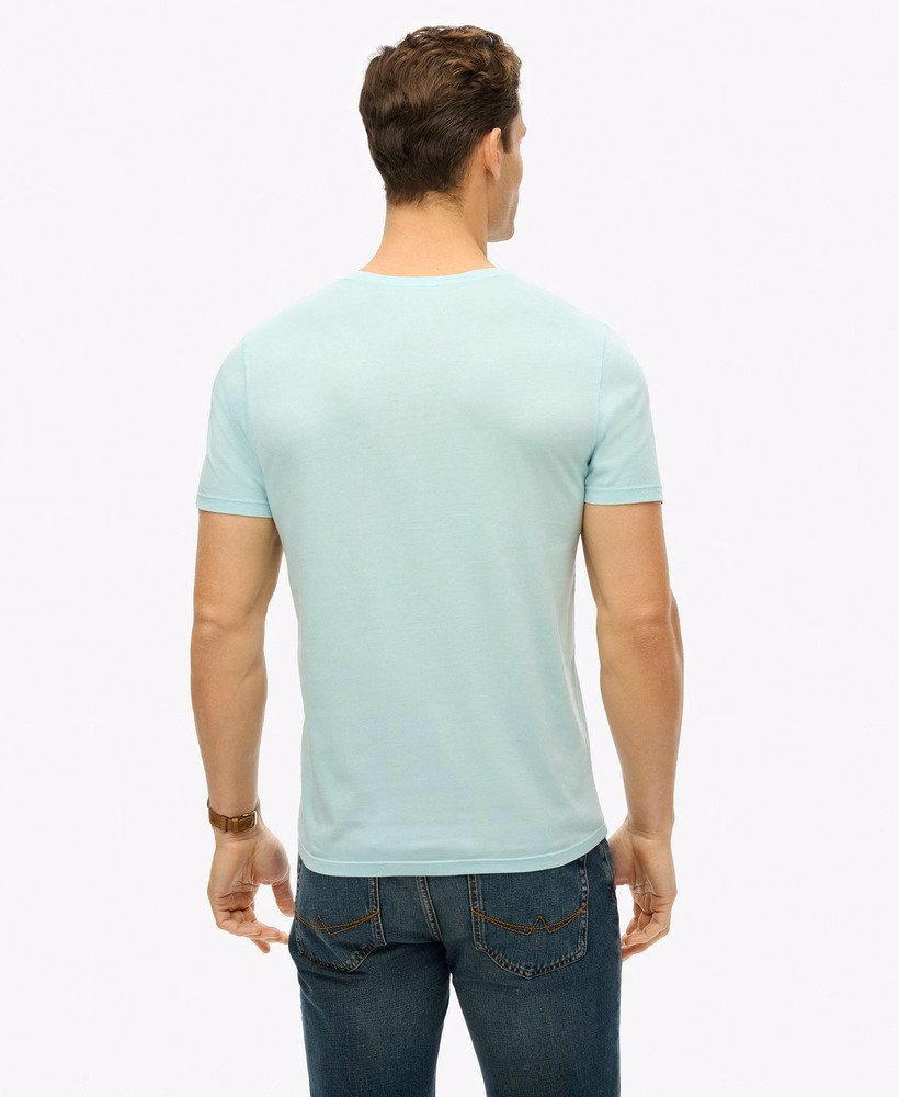 定番のエッセンシャルTシャツ