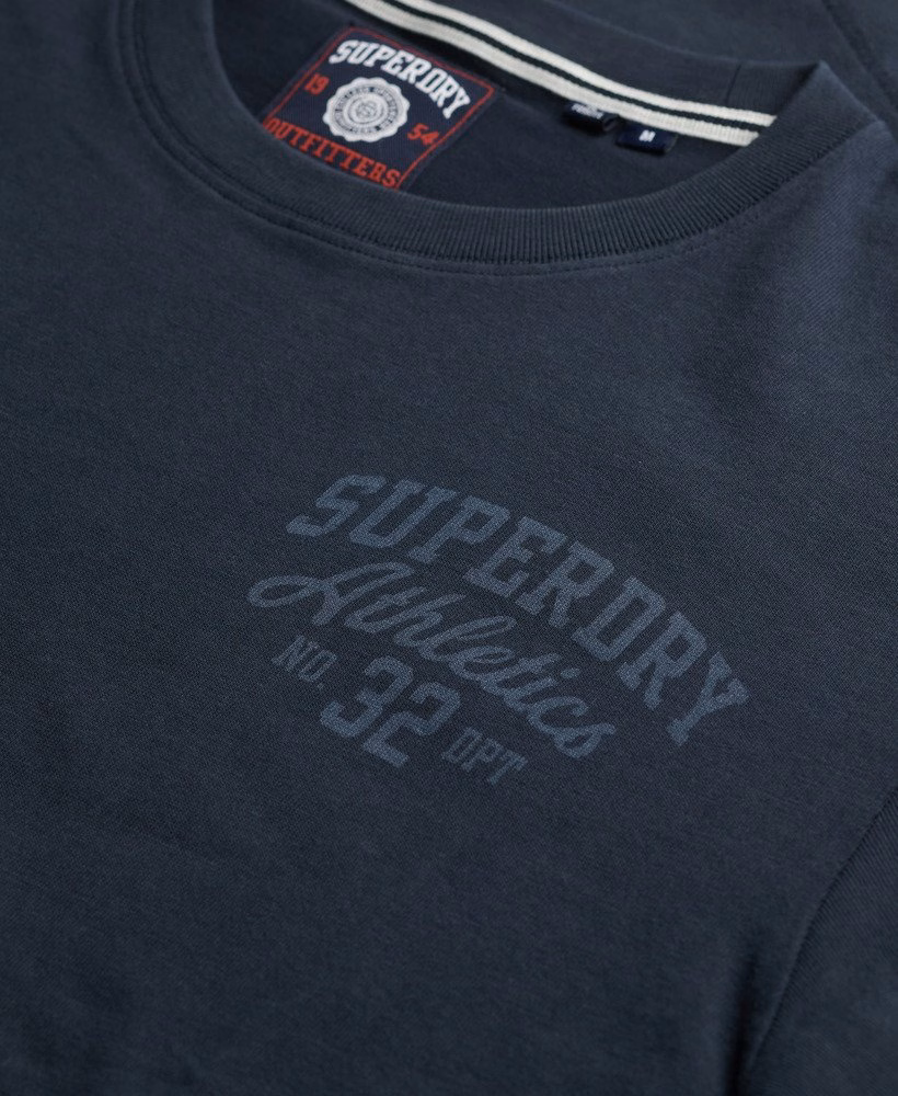ヴィンテージアスレチックエッセンシャルグラフィックTシャツ