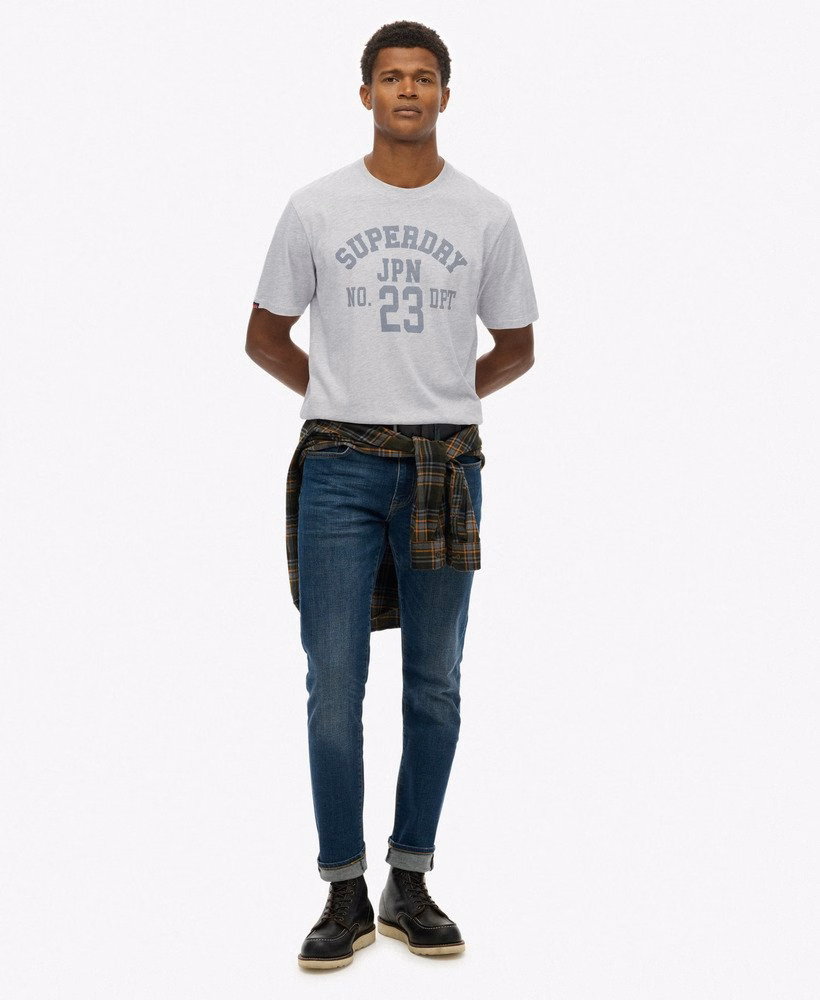 ヴィンテージアスレチックエッセンシャルグラフィックTシャツ