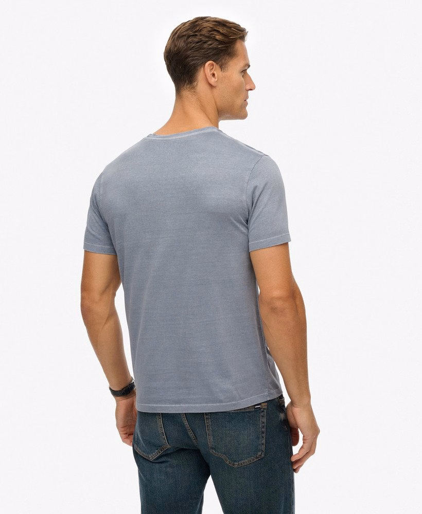 定番のポケット付きTシャツ