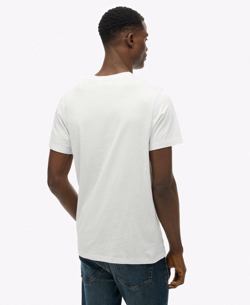 定番のポケット付きTシャツ