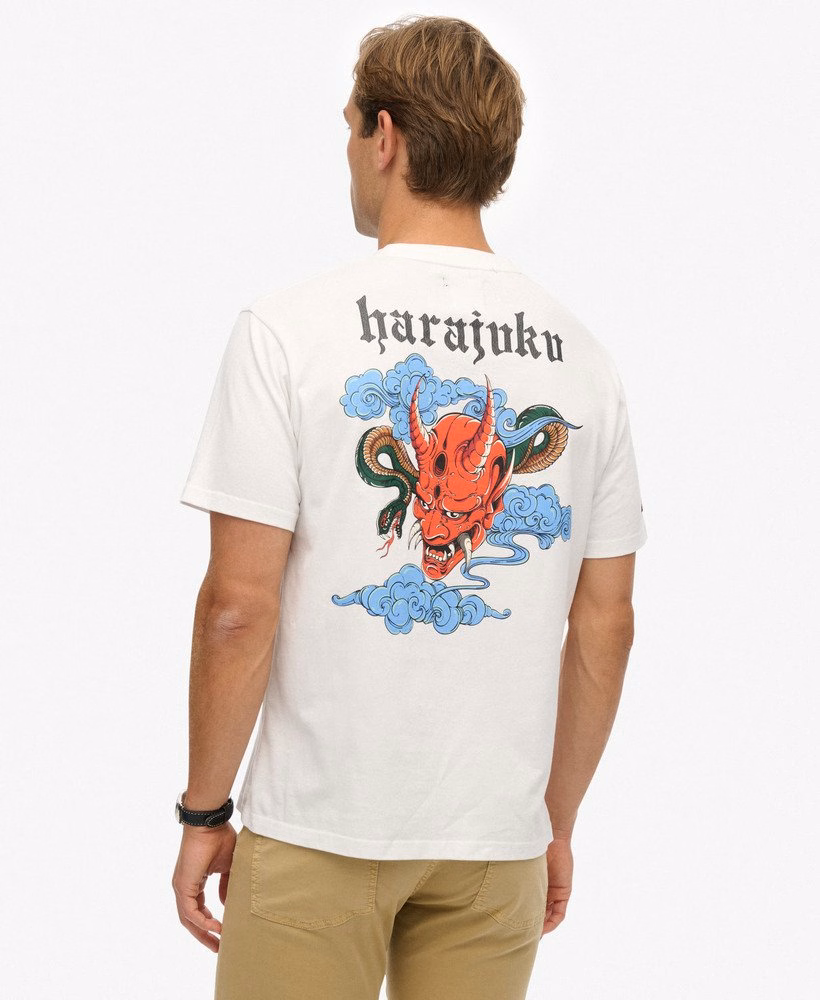 タトゥー柄のゆったりTシャツ
