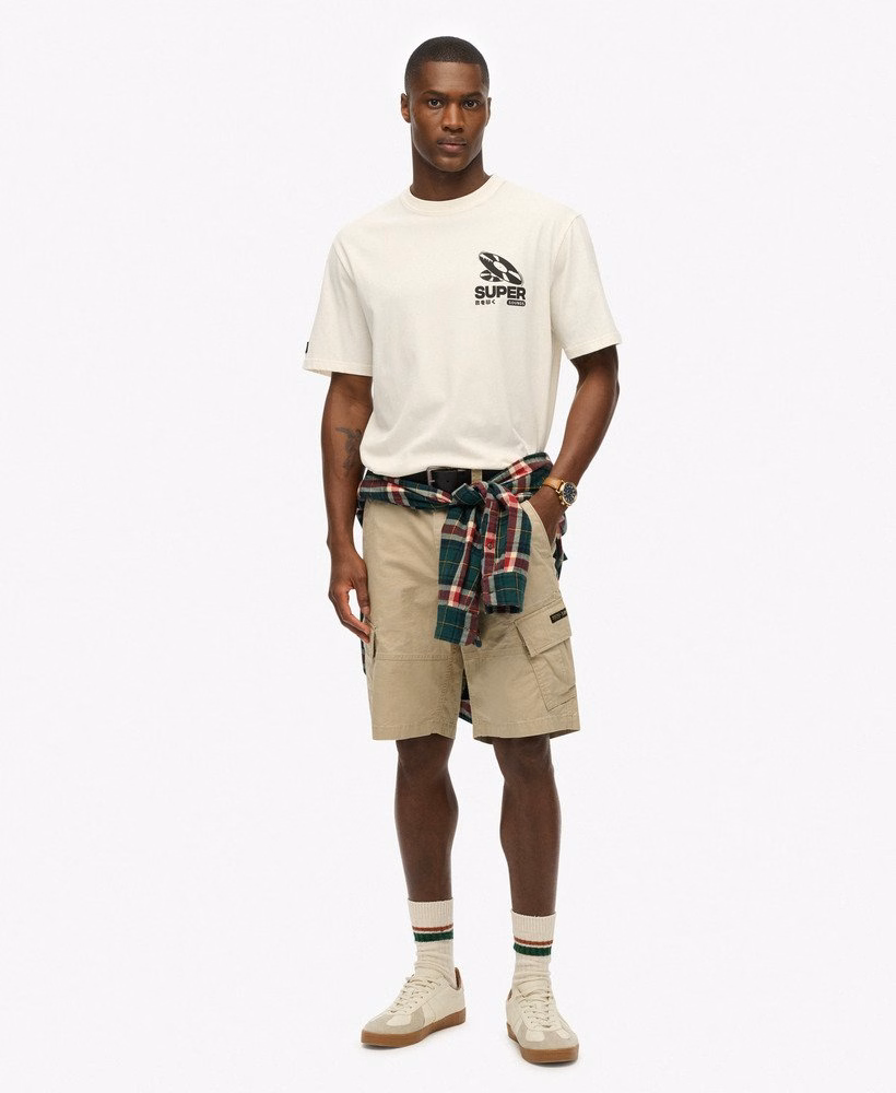 レコードレーベルの特大Tシャツ