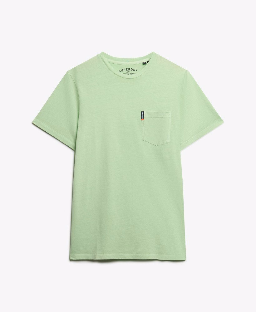 定番のポケット付きTシャツ