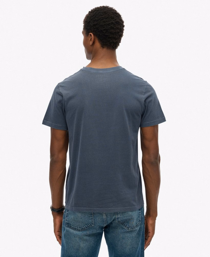 定番のポケット付きTシャツ