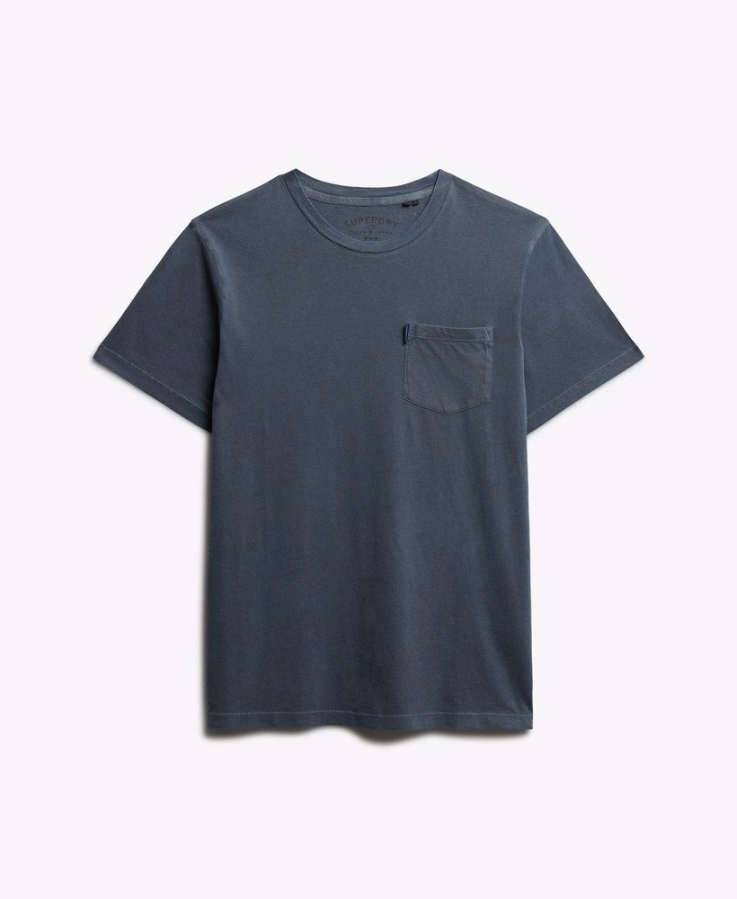 定番のポケット付きTシャツ