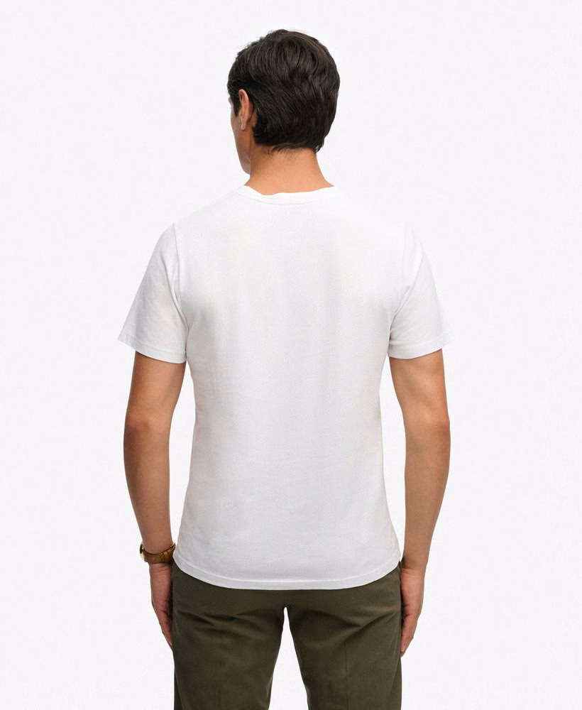 定番のポケット付きTシャツ