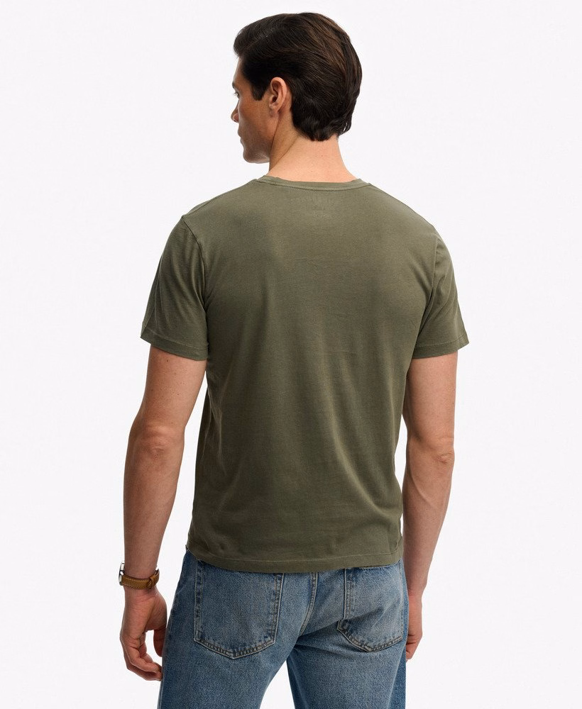 定番のエッセンシャルTシャツ
