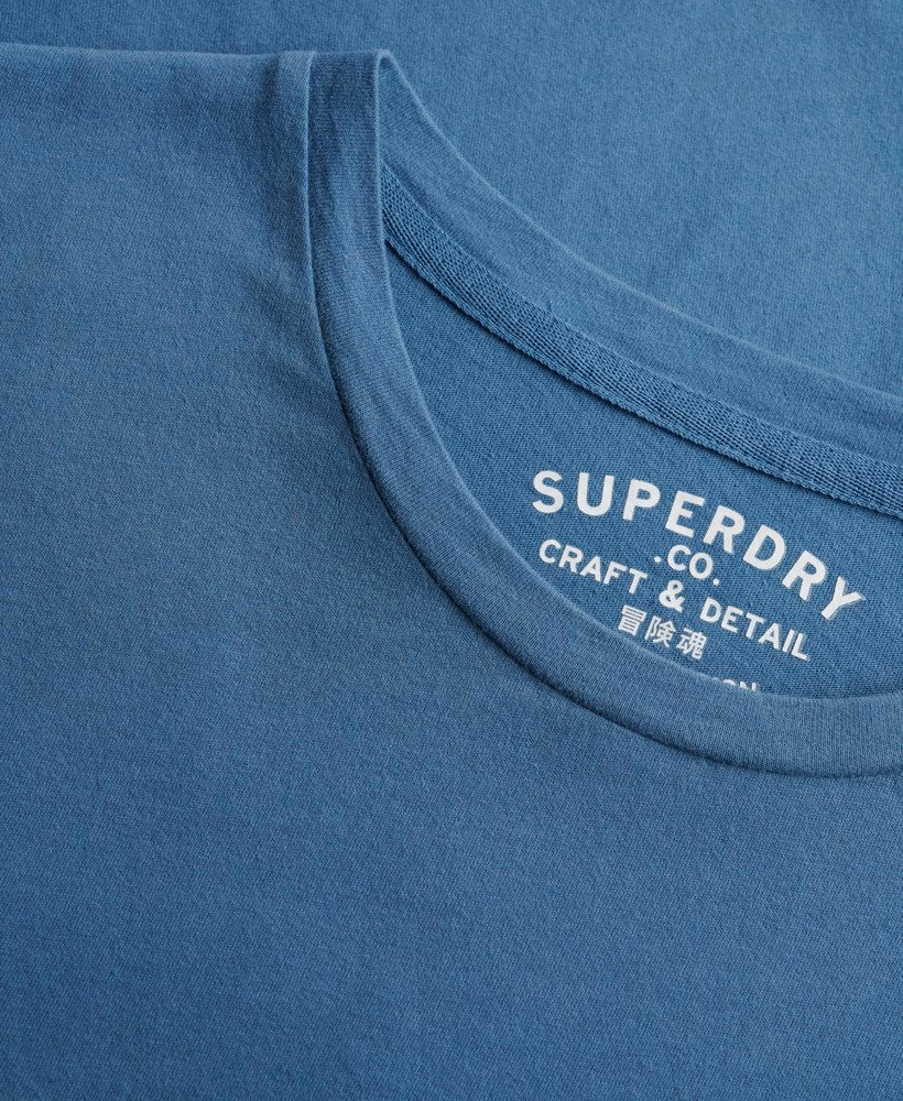 定番のエッセンシャルTシャツ
