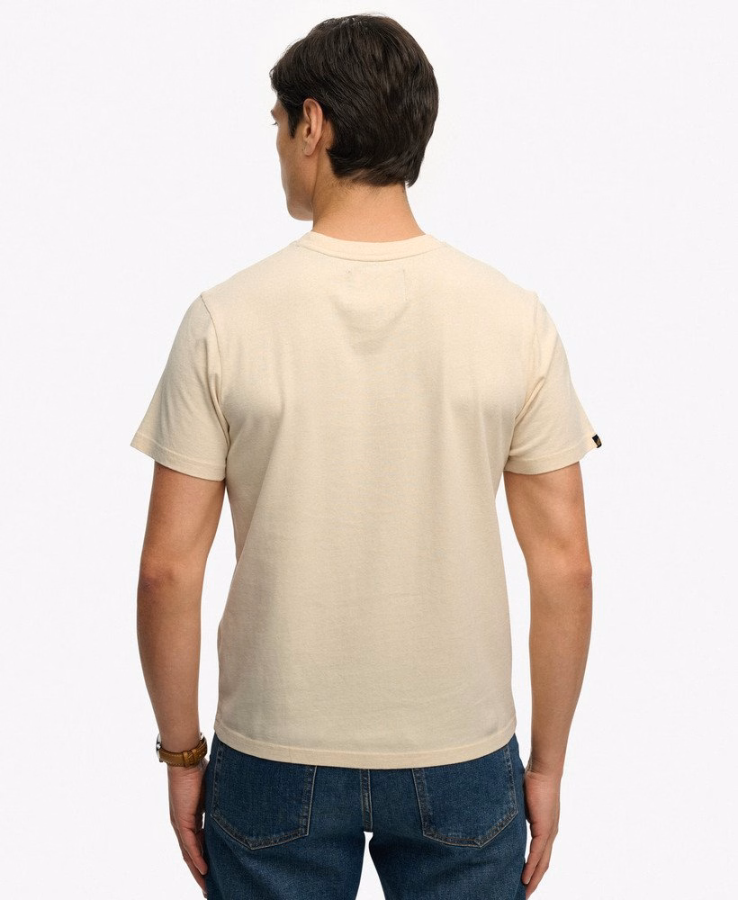 レトロなアウトドア風リラックスTシャツ