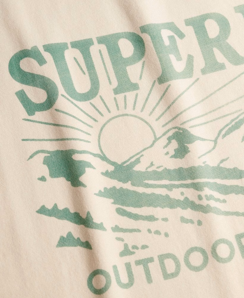 レトロなアウトドア風リラックスTシャツ