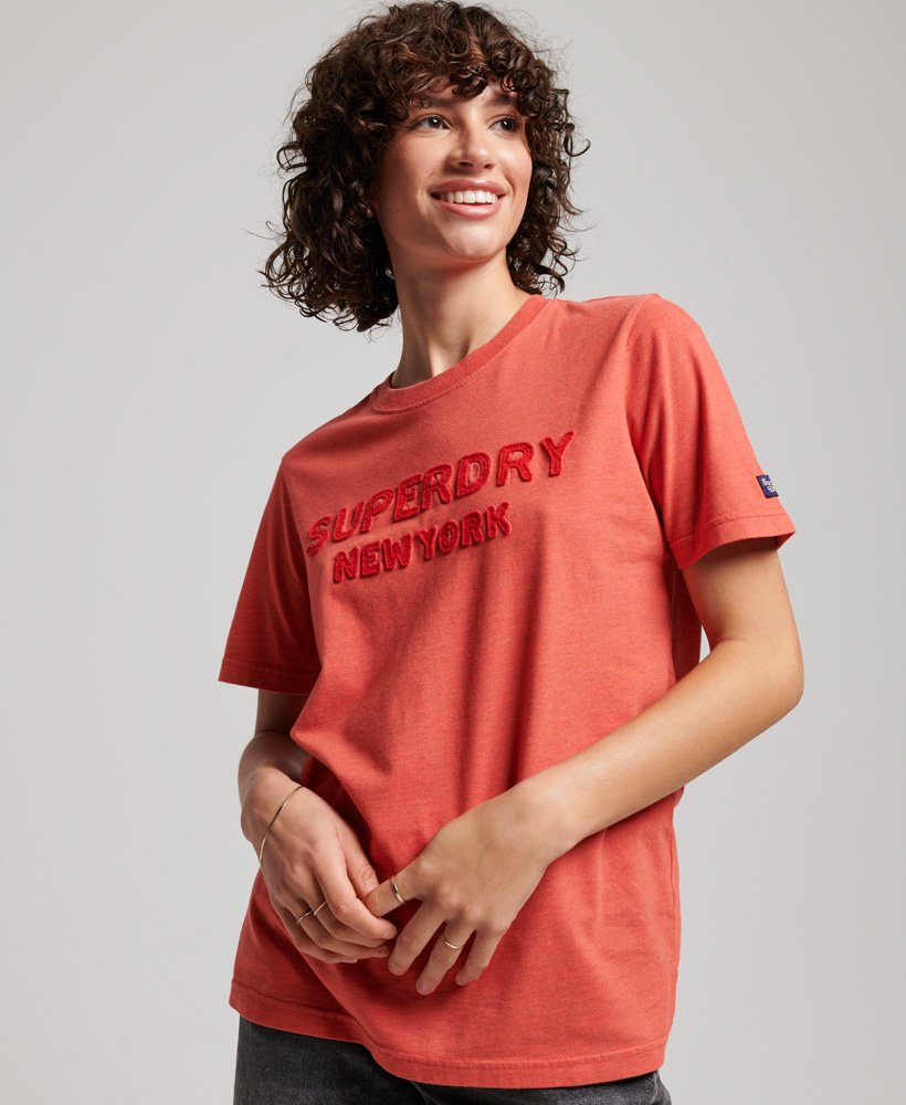 ヴィンテージ スタック グラフィック tシャツ(カイエンピンク)