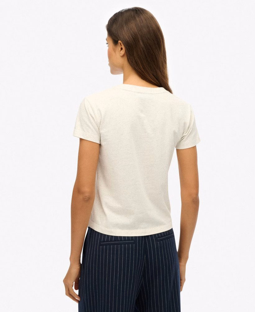 エッセンシャルロゴ入りフィットTシャツ