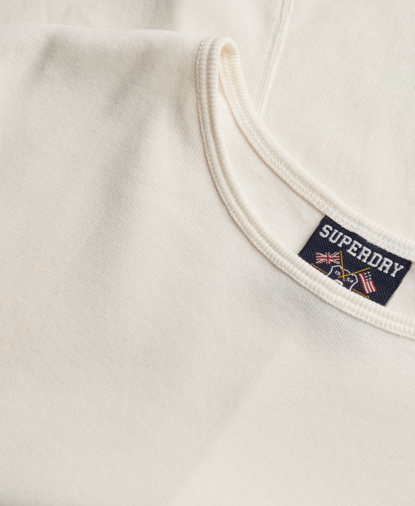 アスレチックエッセンシャルTシャツ