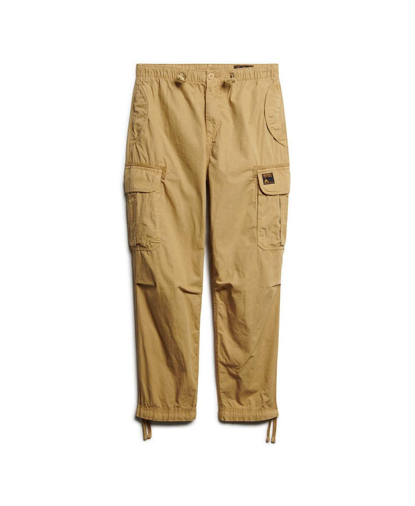 ドレスベージュのバギーパラシュートパンツ
